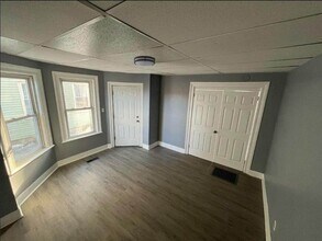 6 Cherry St, Unit 6A in Pittsfield, MA - Foto de edificio - Building Photo