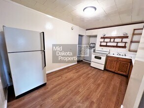 216 E 11th Ave in Mitchell, SD - Building Photo - Building Photo
