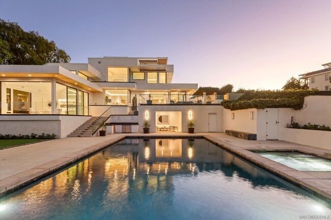 property at 2082 Via Casa Alta