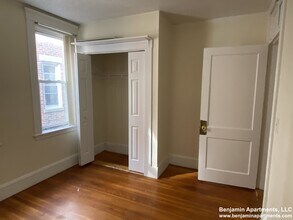 15 Barrows St, Unit 3 in Boston, MA - Foto de edificio - Building Photo