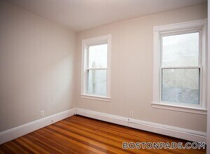 200 Harvard St, Unit 3 in Cambridge, MA - Building Photo - Building Photo