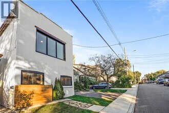 30 Jones St in Hamilton, ON - Building Photo - Building Photo