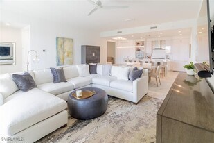 1125 Central Ave in Naples, FL - Building Photo