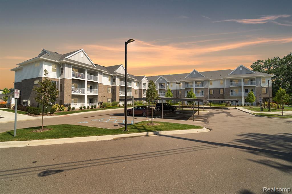 1957 S Telegraph Rd in Bloomfield Hills, MI - Building Photo