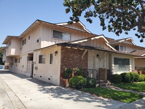416 N Monterey St in Alhambra, CA - Building Photo - Building Photo
