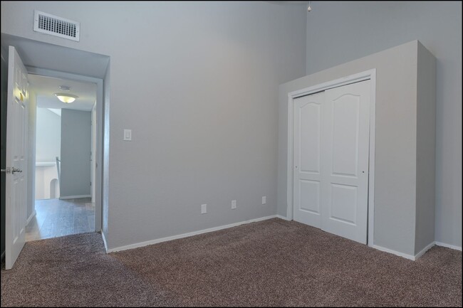 11481 Lone Wolf Cir in El Paso, TX - Building Photo - Building Photo