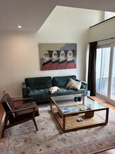 10926 Bluffside Dr in Studio City, CA - Building Photo - Building Photo