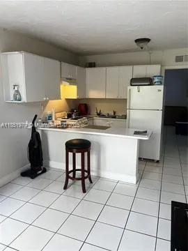 19720 S Dixie Hwy in Cutler Bay, FL - Building Photo