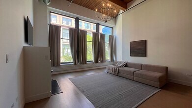 2303 S Michigan Ave in Chicago, IL - Building Photo - Building Photo