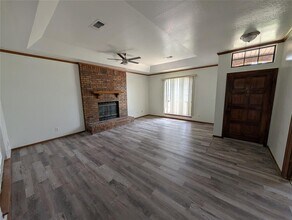 609 SW 151st St in Oklahoma City, OK - Building Photo - Building Photo