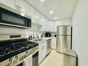 3161 N Cambridge Ave in Chicago, IL - Foto de edificio - Building Photo