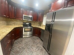 3933 Cocoplum Cir in Coconut Creek, FL - Building Photo - Building Photo