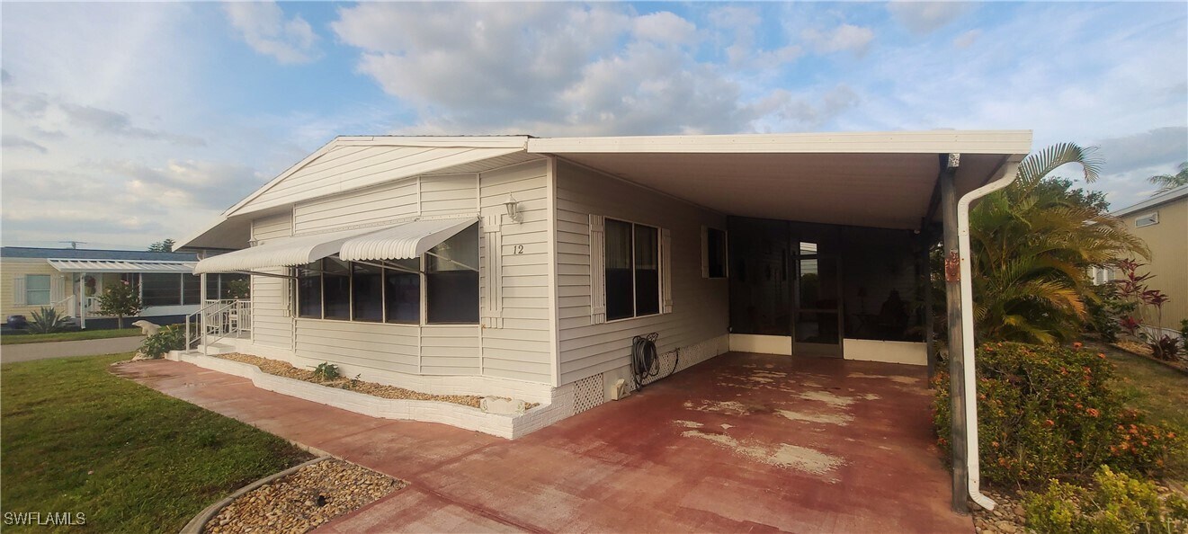 12 Santo Ct in Ft. Myers, FL - Building Photo