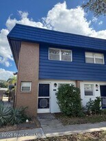 2511 Country Club Dr in Titusville, FL - Building Photo