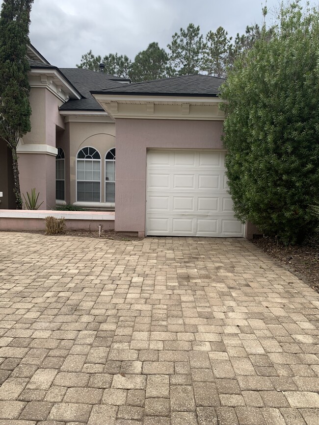 1384 Eagle Crossing Dr in Orange Park, FL - Building Photo - Building Photo