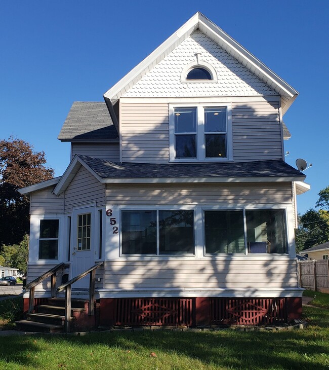 652 Wilson St, Unit UP B