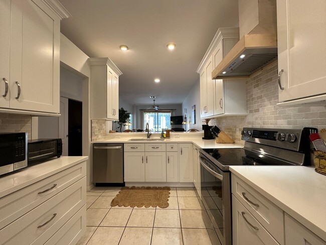 1728 Morning Sun Ln in Naples, FL - Building Photo - Building Photo