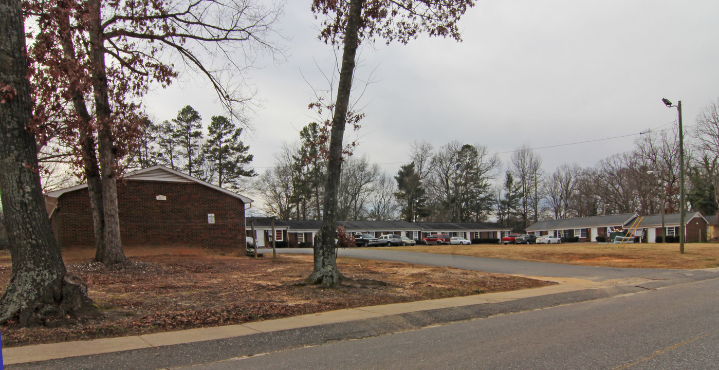 Crescent Apartments in Gastonia, NC - Foto de edificio