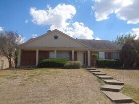 900 Eagle Dr in Desoto, TX - Building Photo