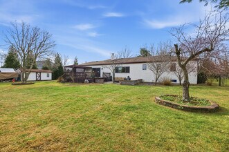 150 Hankins Rd in Hightstown, NJ - Building Photo - Building Photo