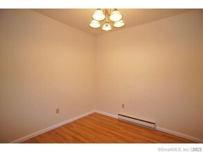 37 Ferris Ave in Norwalk, CT - Building Photo - Building Photo