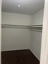 1440 Centinela Ave, Unit Apt 6 in Los Angeles, CA - Foto de edificio - Building Photo