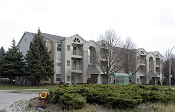 Chene Park Commons in Detroit, MI - Foto de edificio - Building Photo