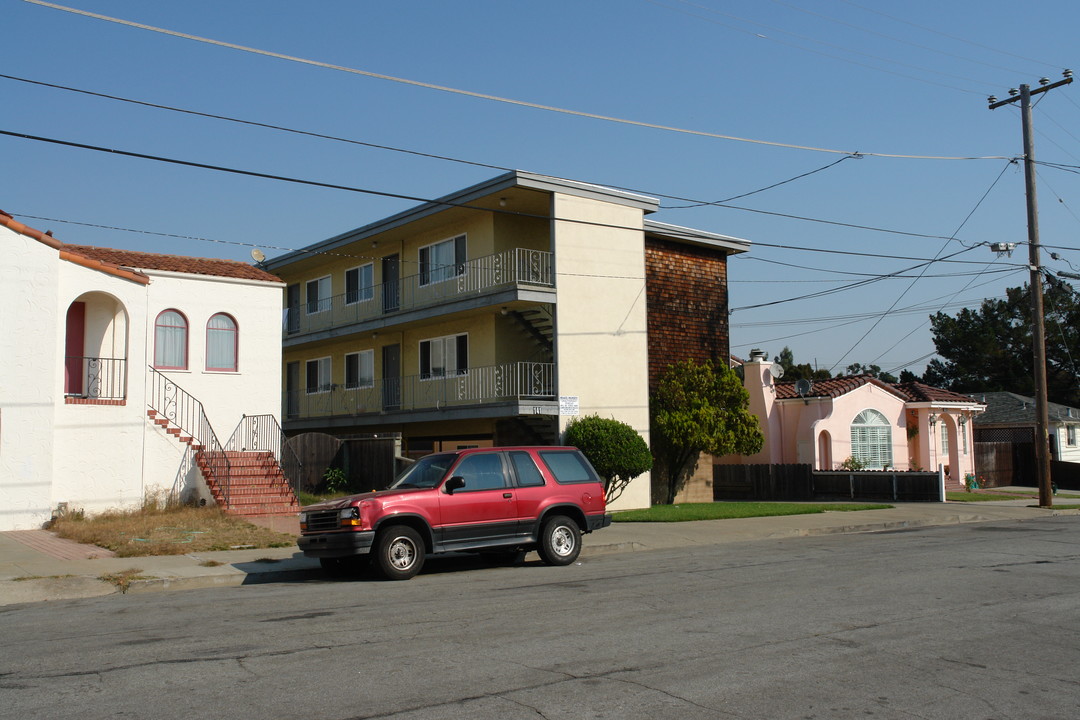 141 San Juan Ave in Millbrae, CA - Building Photo