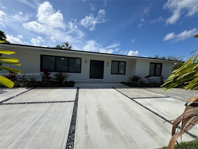 10055 SW 135th St in Miami, FL - Building Photo - Building Photo