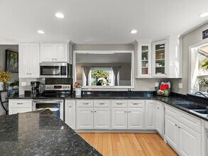 7330 Wren Ave in Gilroy, CA - Building Photo - Building Photo