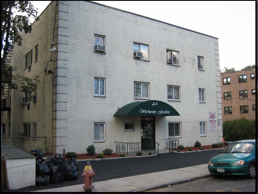 401 Warburton Ave in Yonkers, NY - Building Photo