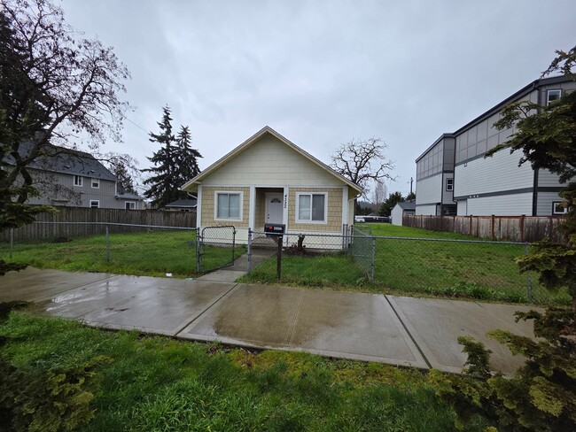 4322 S Puget Sound Ave in Tacoma, WA - Building Photo - Building Photo