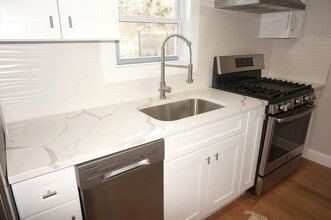 301 Concord Rd in Wayland, MA - Building Photo - Building Photo