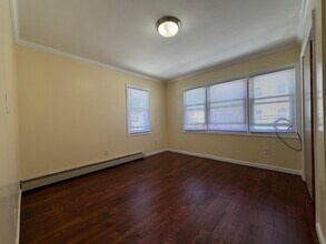 77 Hutton St in Jersey City, NJ - Building Photo - Building Photo