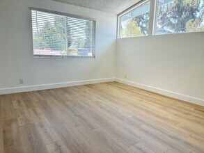 717 W Provential Dr in Anaheim, CA - Foto de edificio - Building Photo