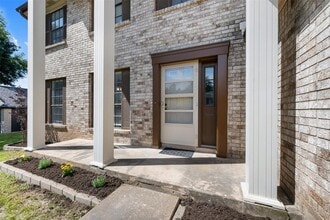2407 Wood Chase Trail in Austin, TX - Foto de edificio - Building Photo