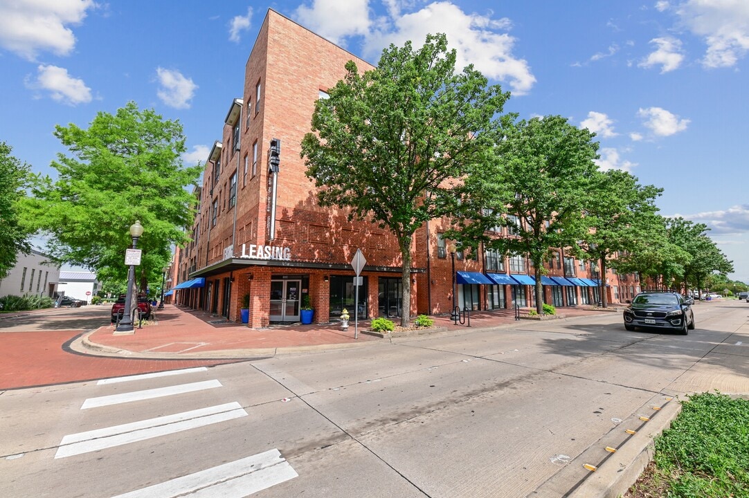 Link at Plano in Plano, TX - Building Photo