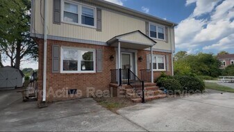 3015 Luxembourg St in Norfolk, VA - Building Photo