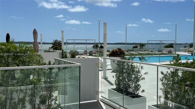 770 Claughton Island Dr in Miami, FL - Building Photo - Building Photo