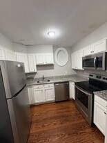 900 N Charles St in Baltimore, MD - Building Photo