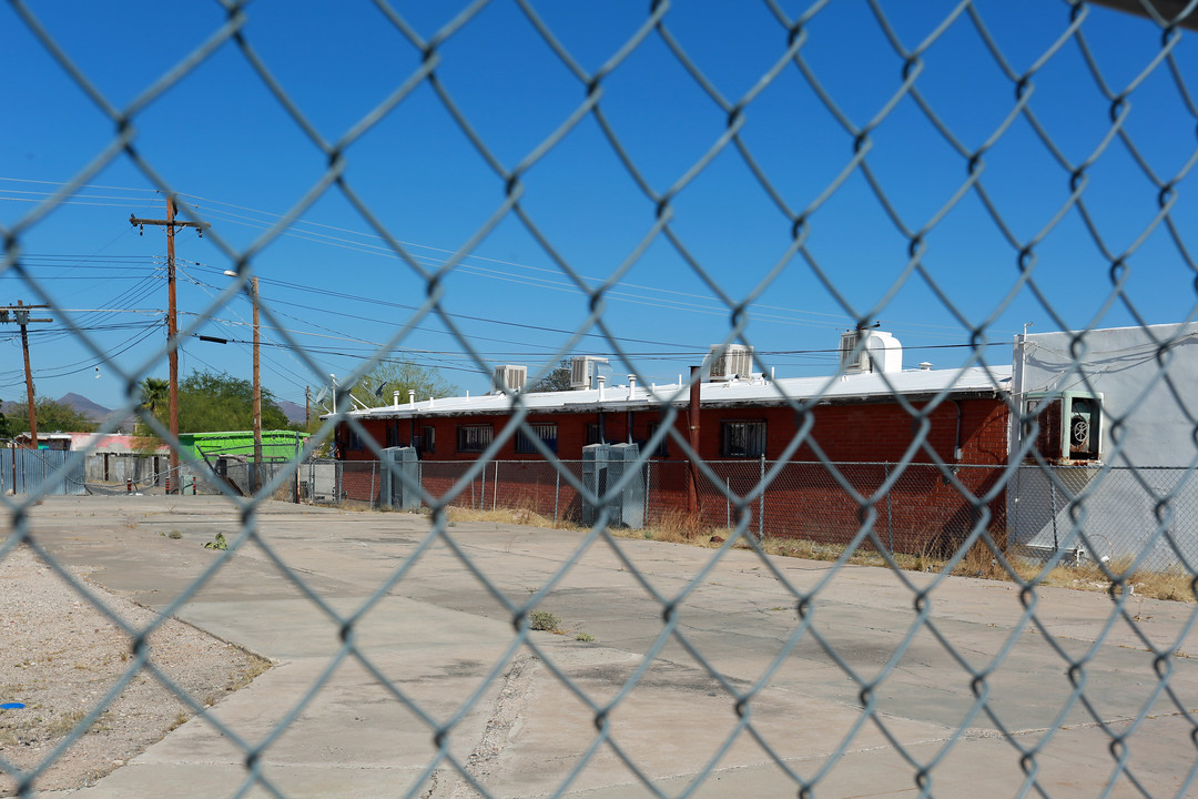 2216 S 6th Ave in Tucson, AZ - Building Photo