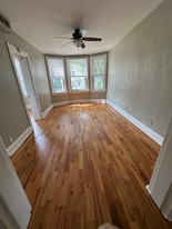 352 E Schiller St in Milwaukee, WI - Building Photo