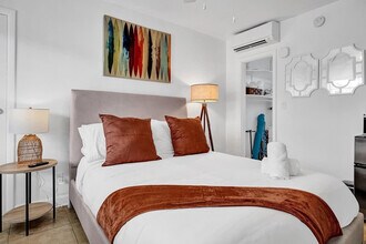 335 Desoto St in Hollywood, FL - Building Photo - Building Photo