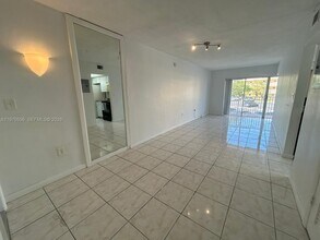 7426 SW 82nd St in Miami, FL - Building Photo - Building Photo