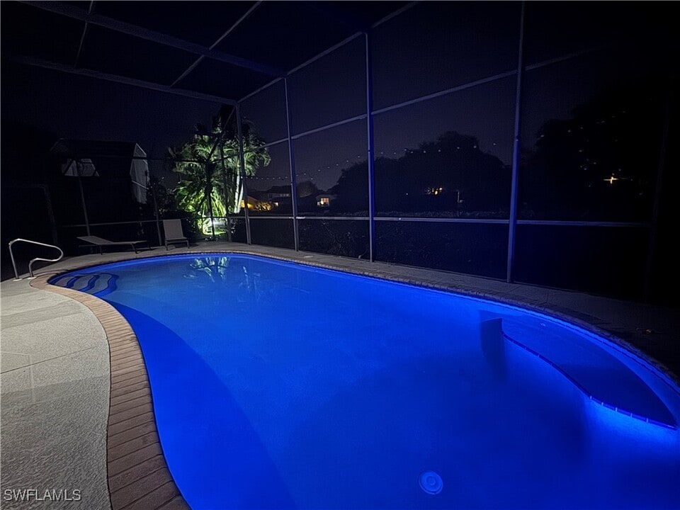 6773 Southern Oak Ct in Naples, FL - Building Photo