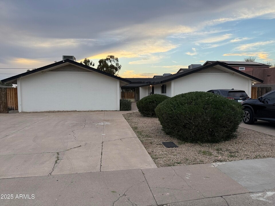 7130 N 54th Ave in Glendale, AZ - Building Photo