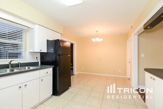 12943 N Oregon Ave in Tampa, FL - Building Photo - Building Photo