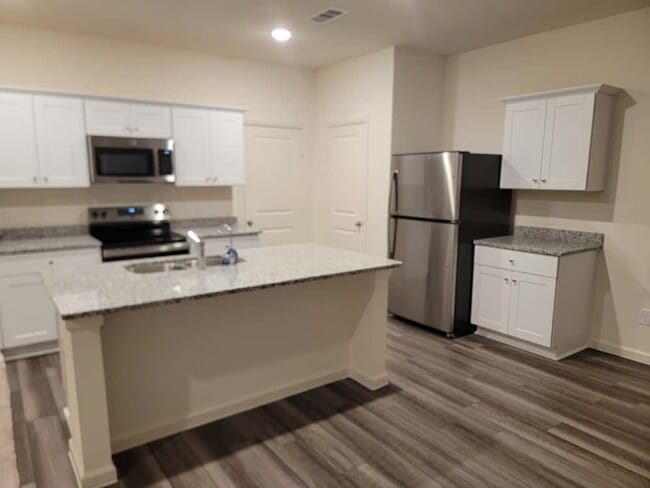 6085 Majestic Crk Trl in Porter, TX - Building Photo - Building Photo