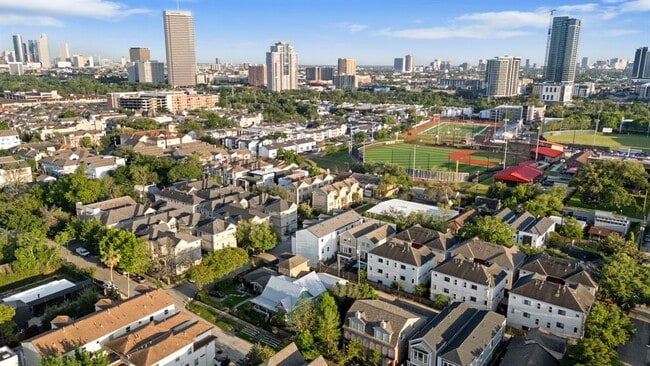407 Fowler St in Houston, TX - Building Photo - Building Photo