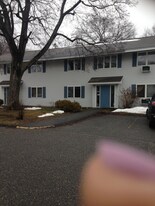 12 Beach St in Winsted, CT - Building Photo